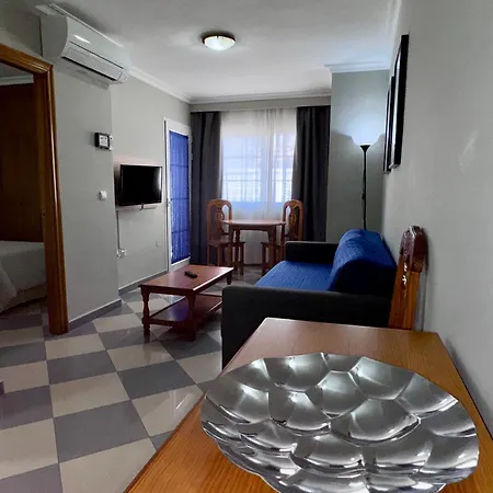 Nina De Oro Apartament