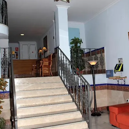 尼娜德奥罗公寓酒店 *