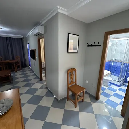 Nina De Oro Torremolinos