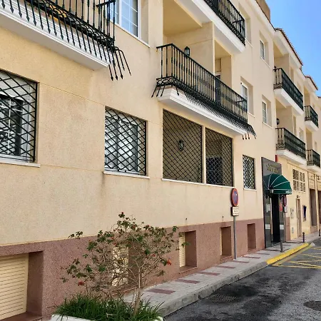 Nina De Oro Apartment *